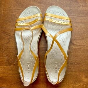 Crocs Isabella Strappy Sandals Gold. Jelly style crocs